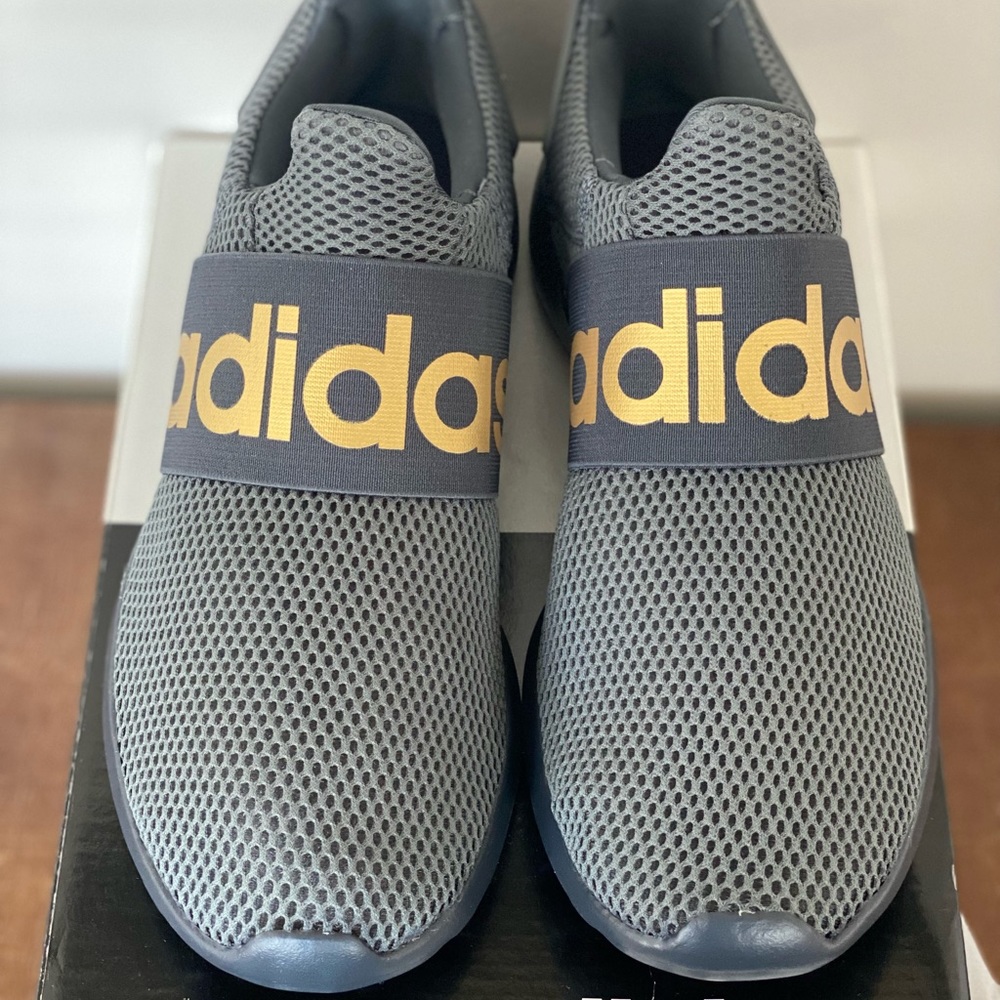BRAND NEW!! NEVER WORN!! Adidas size 8 LITE RACER ADAPT